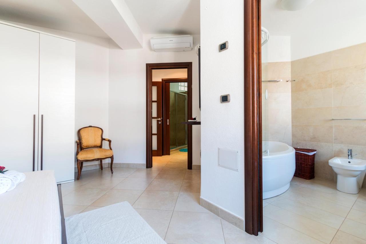 Royal Suite Apartment Cala Gonone Εξωτερικό φωτογραφία